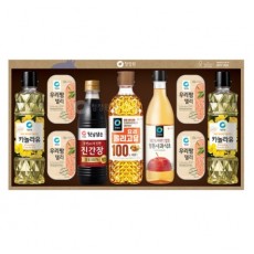 청정원 10호  상세설명:  1박스 3세트 카놀라유500ml * 2개 사과식초470ml * 1개 진간장 500ml * 1개 요리 올리고당 700g * 1개 우리팜 델리 115g * 4